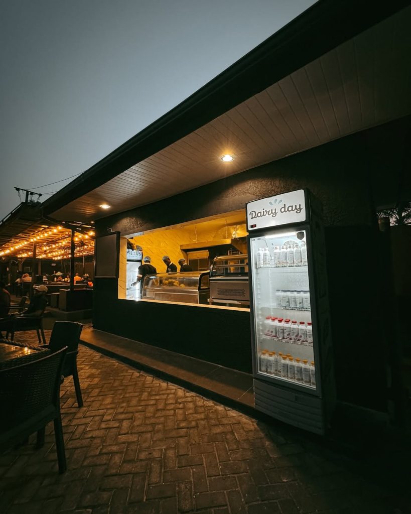 BoomTown Restaurant & Coffee Shop